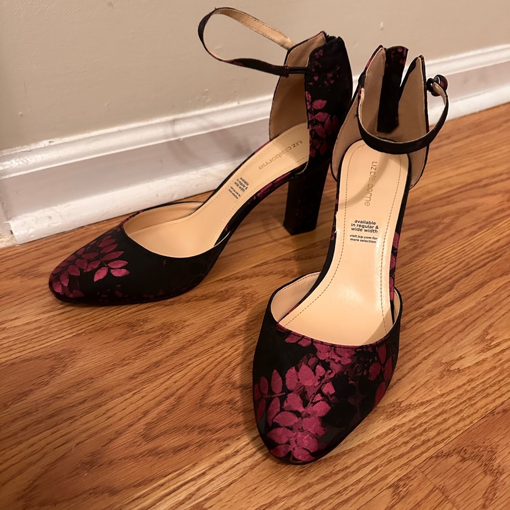 Liz Claiborne heels. Size 8.5. Never worn